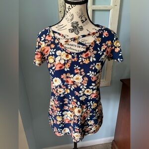 Women’s Navy and Pink Floral Cross-neck Short Sleeve Shirt size Med by Pinc